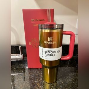 Stanley Lainey Wilson Country Gold H2.0 Quencher Tumbler